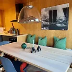 Feriehus Modern Rorbu Ryten 2 *